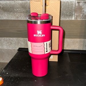 Stanley’s Valentines 40oz stainless steel tumbler